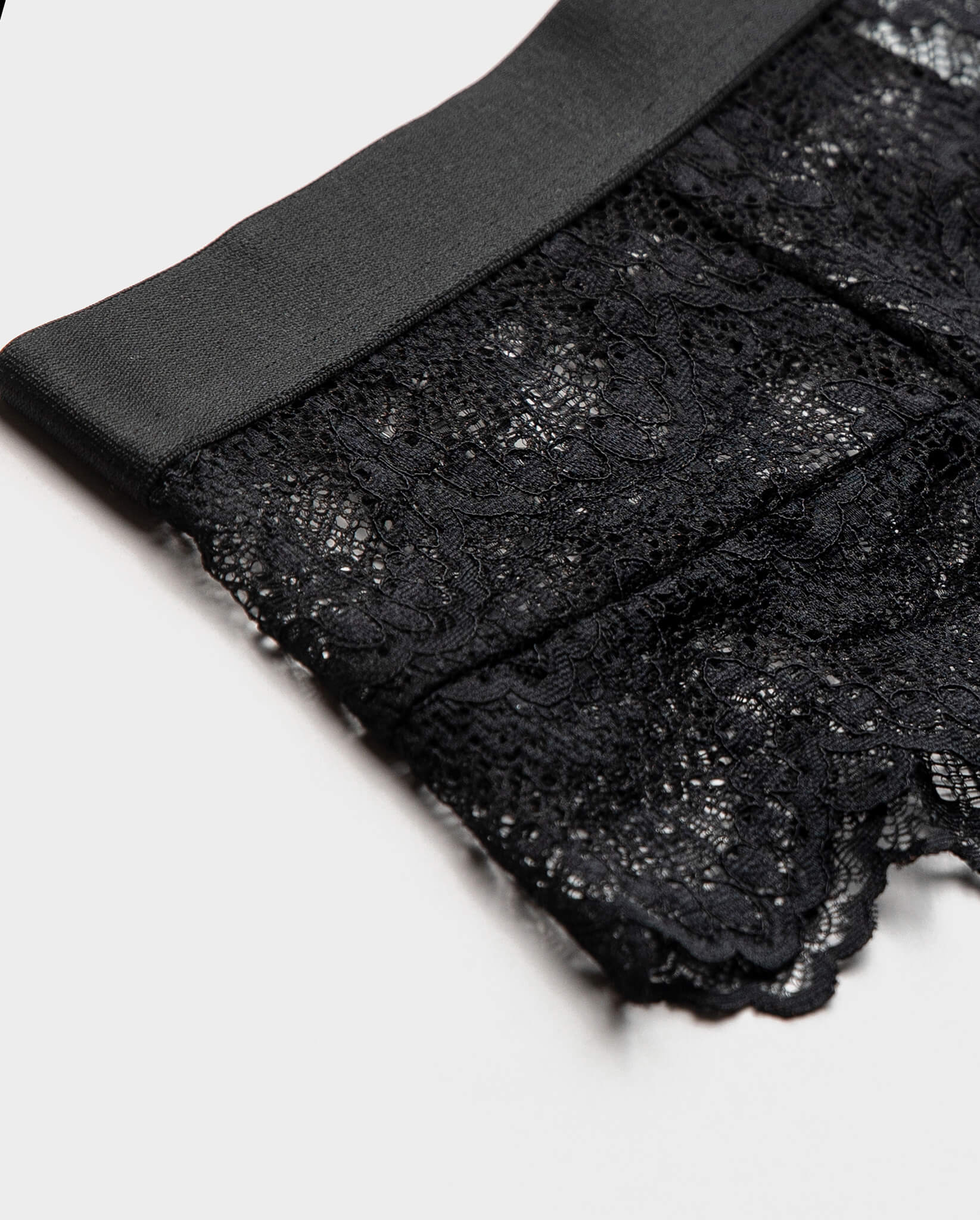 Lace Highwaist String Black - Image 12
