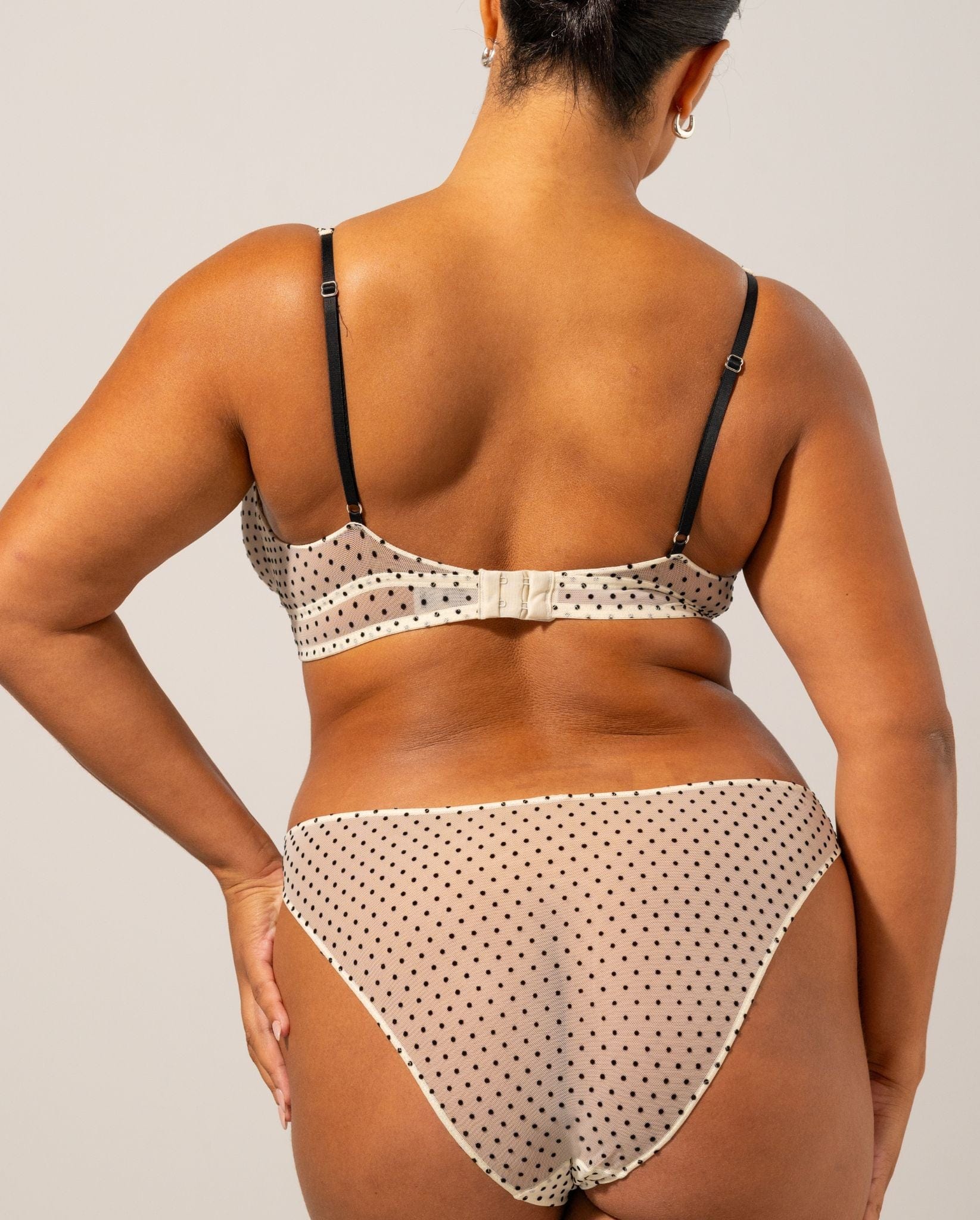 Mesh Plunge Bralette Cream/Black - Image 10